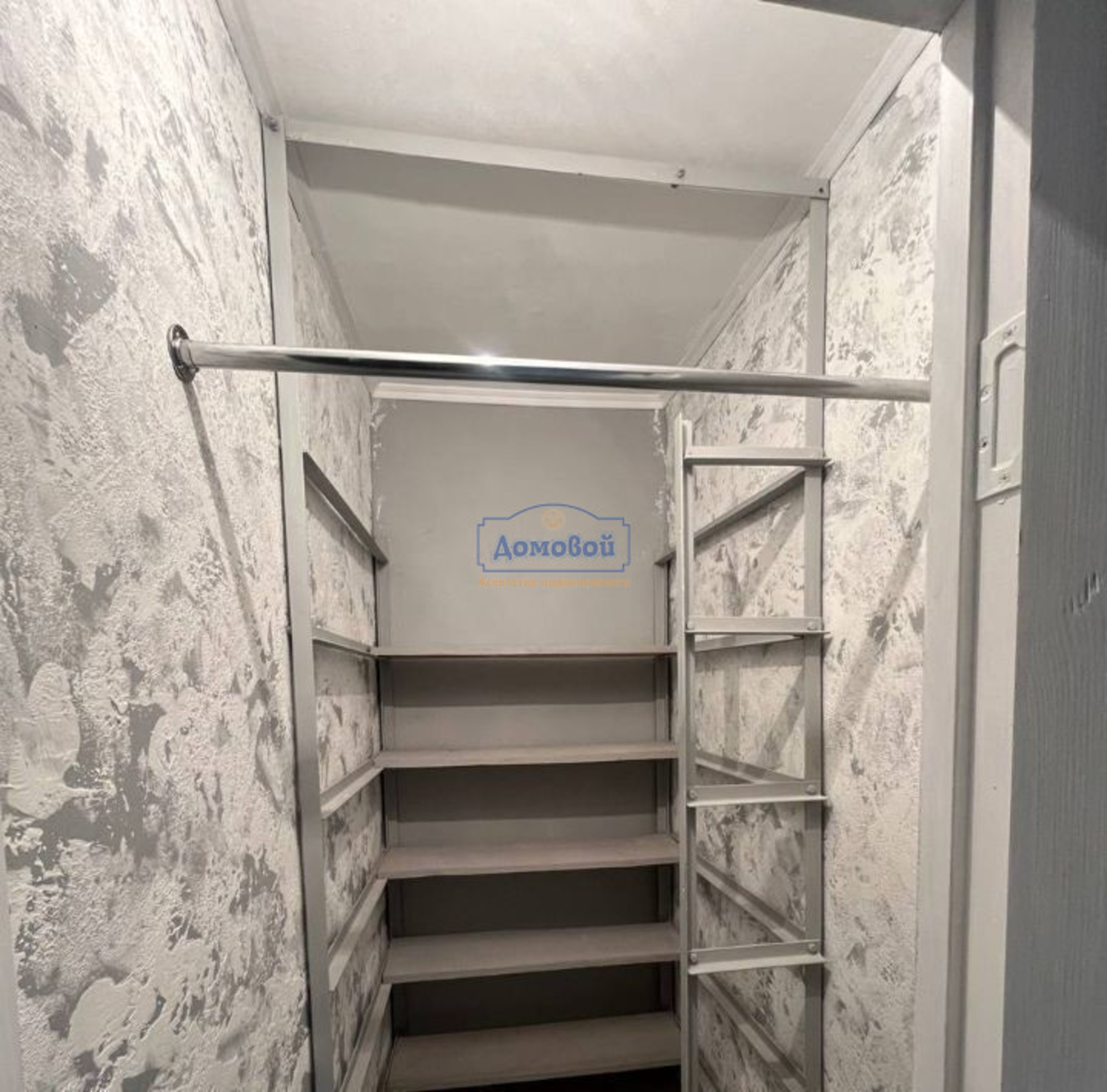 Купить квартиру за 6 450 000 рублей на Суворова ул., 183