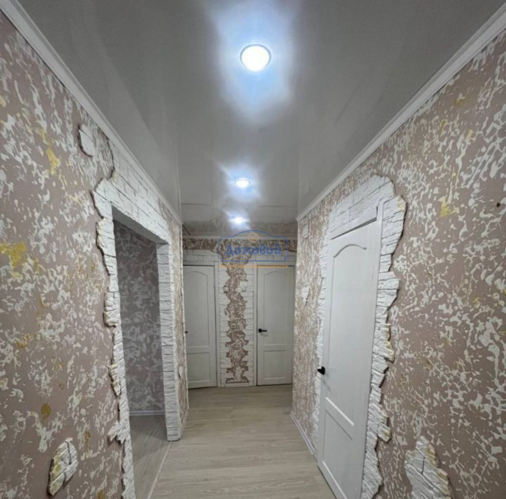 3-комн квартира Суворова ул., 183