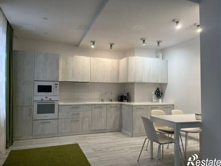 3-комн квартира улица Фомушина, 13,  д. 13