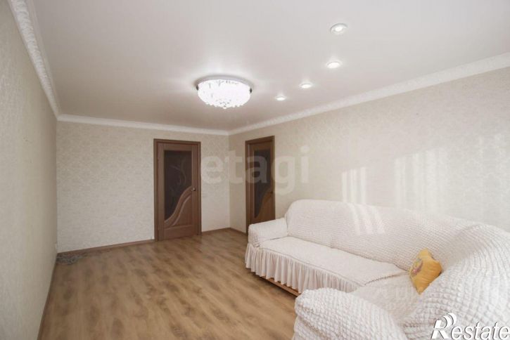 3-комн квартира улица Постовалова, 2,  д. 2