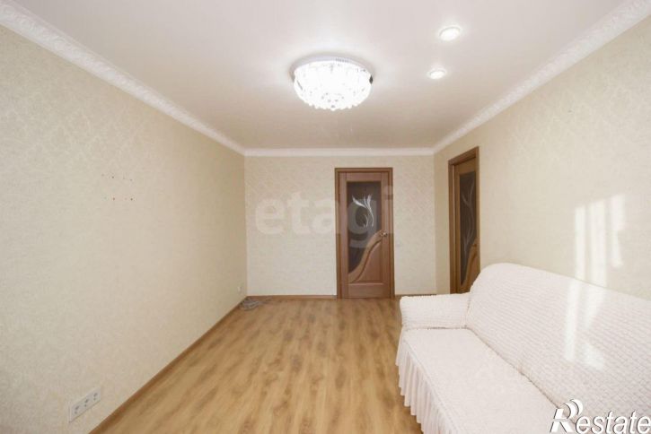 3-комн квартира улица Постовалова, 2,  д. 2