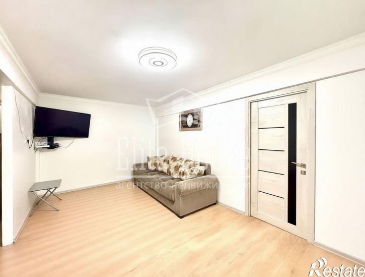 2-комн квартира площадь Победы, 4,  д. 4