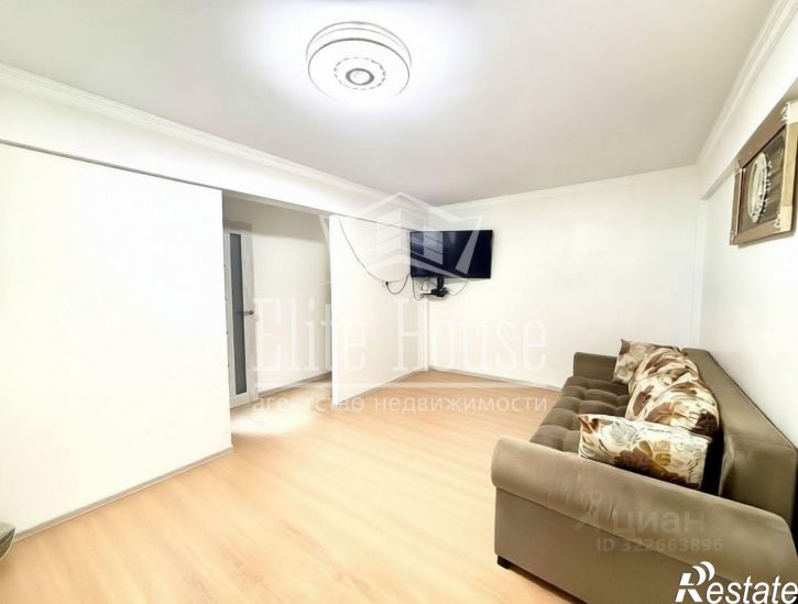 2-комн квартира площадь Победы, 4,  д. 4