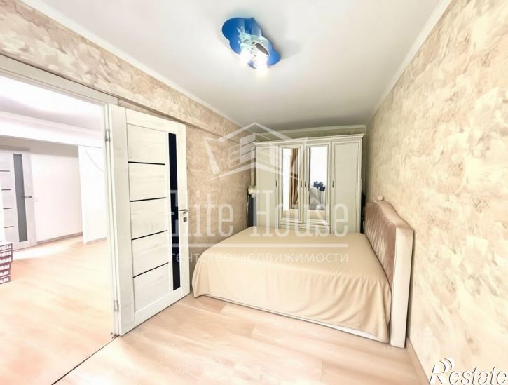 2-комн квартира площадь Победы, 4,  д. 4