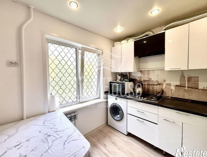 2-комн квартира площадь Победы, 4,  д. 4