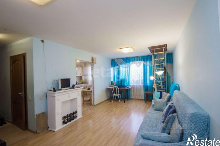 4-комн квартира улица Генерала Попова, 8,  д. 8