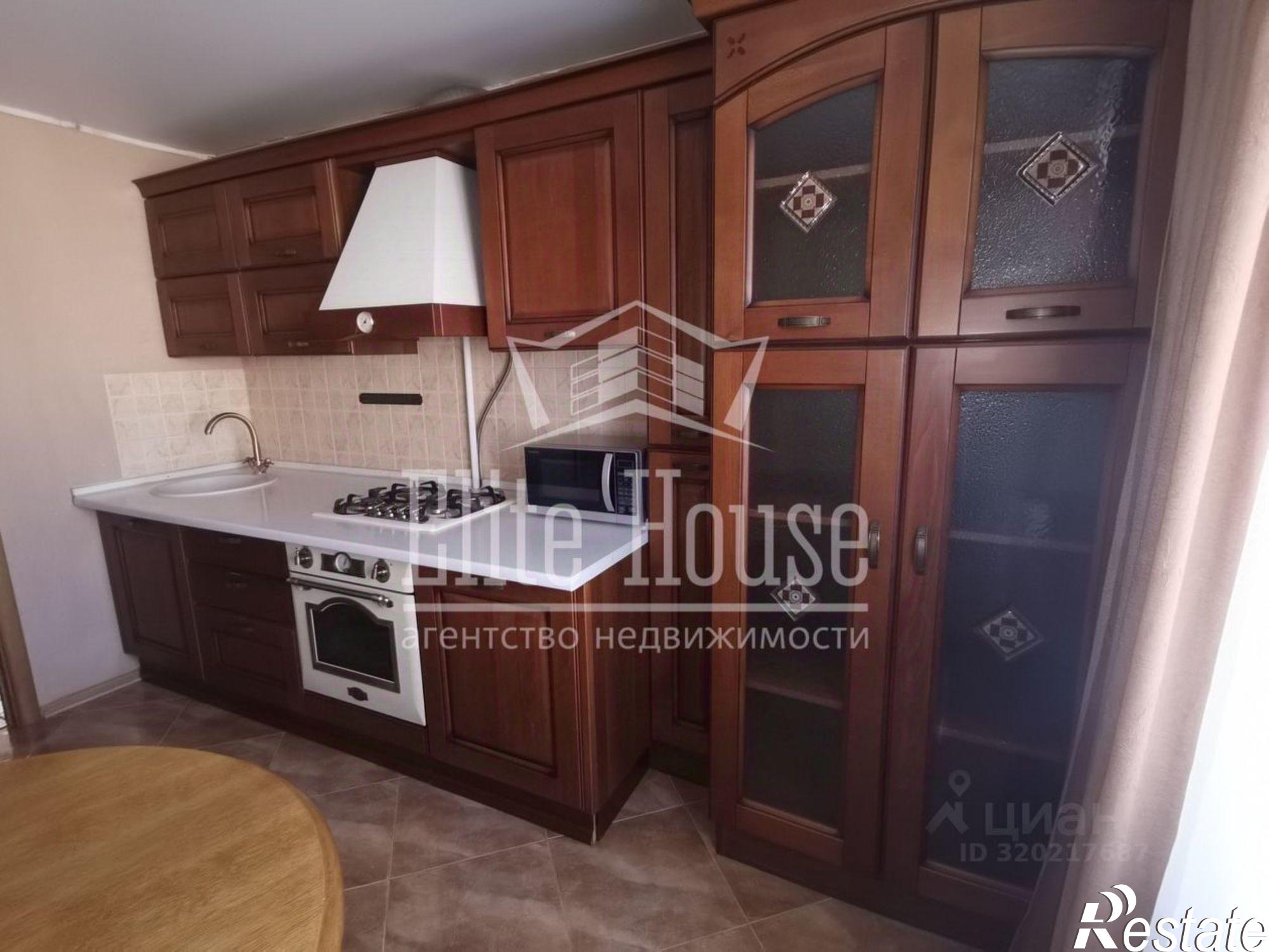 Сдать квартиру за 60 000 рублей на улица Космонавта Комарова, 30