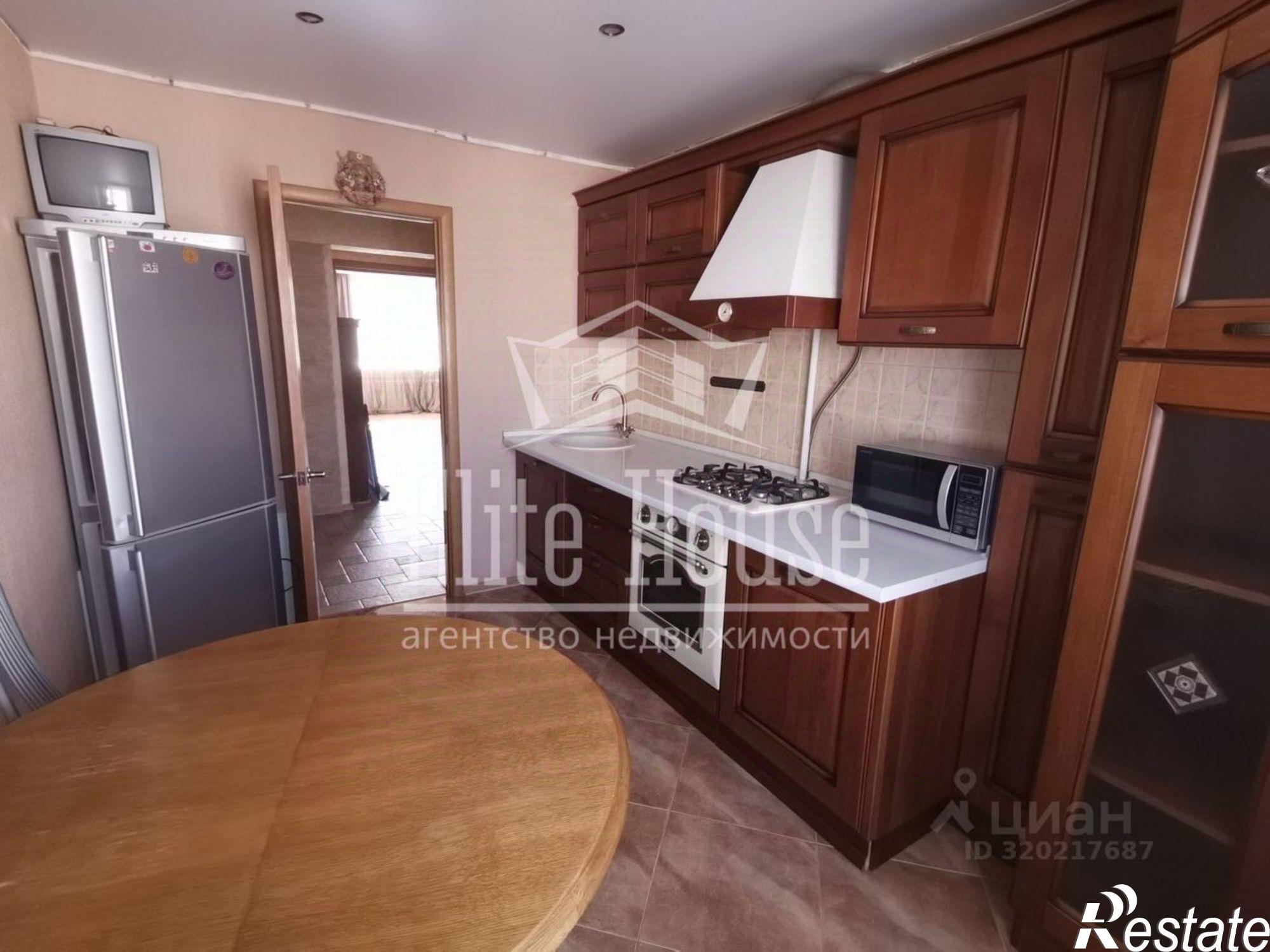 Сдать квартиру за 60 000 рублей на улица Космонавта Комарова, 30