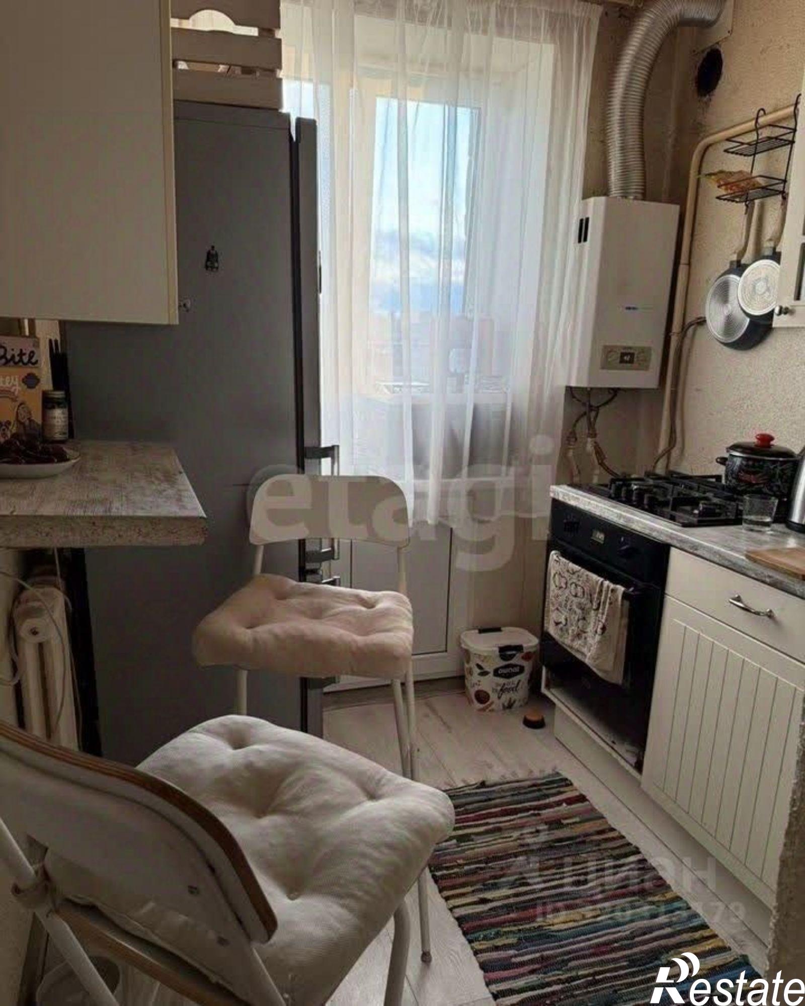 Купить квартиру за 2 400 000 рублей на Карачевская улица, 25