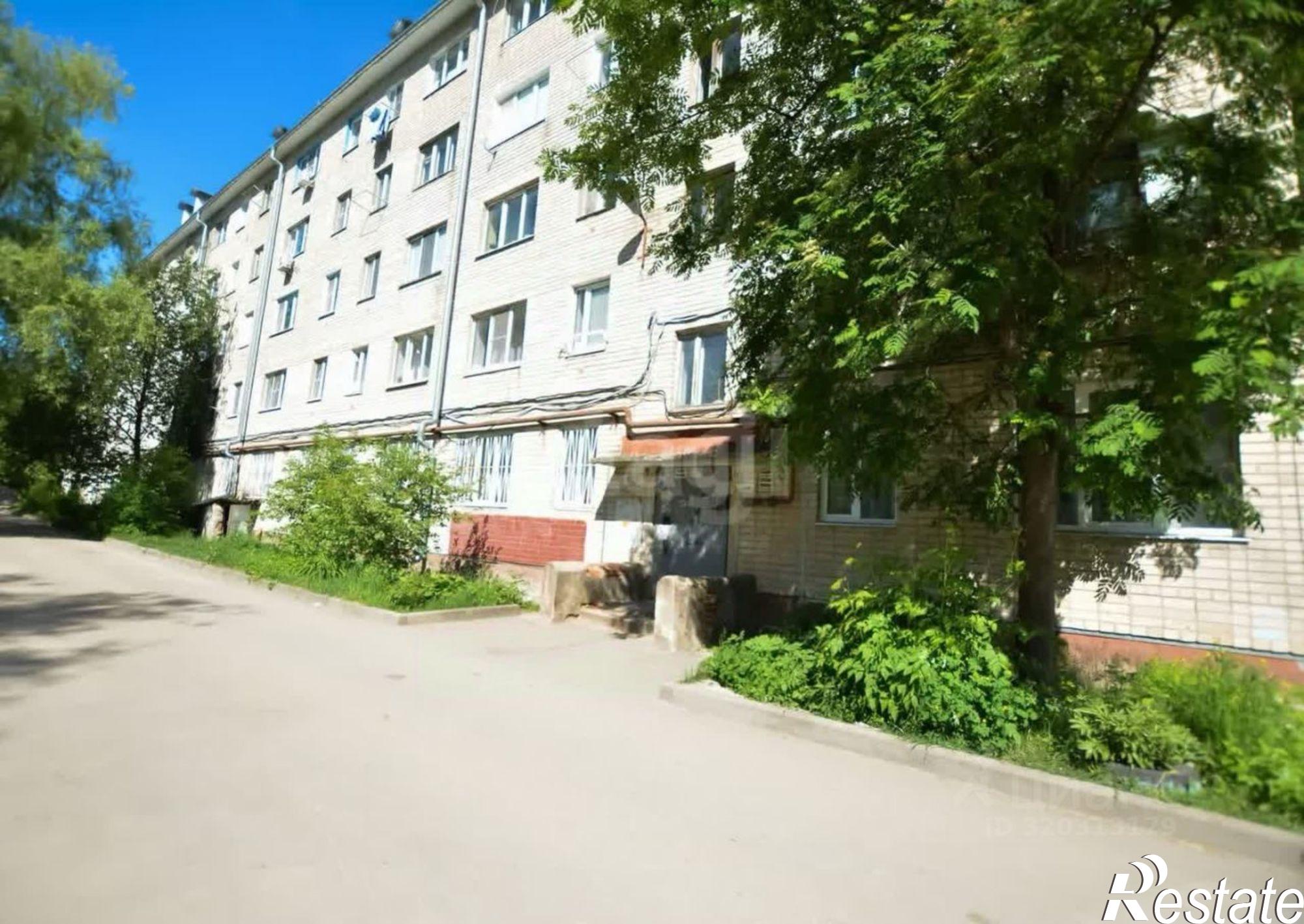 Купить квартиру за 2 400 000 рублей на Карачевская улица, 25