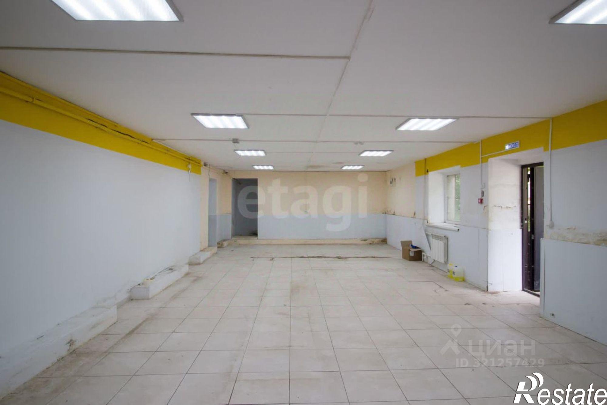 Купить торговое помещение за 6 900 100 рублей на улица Болотникова, 11