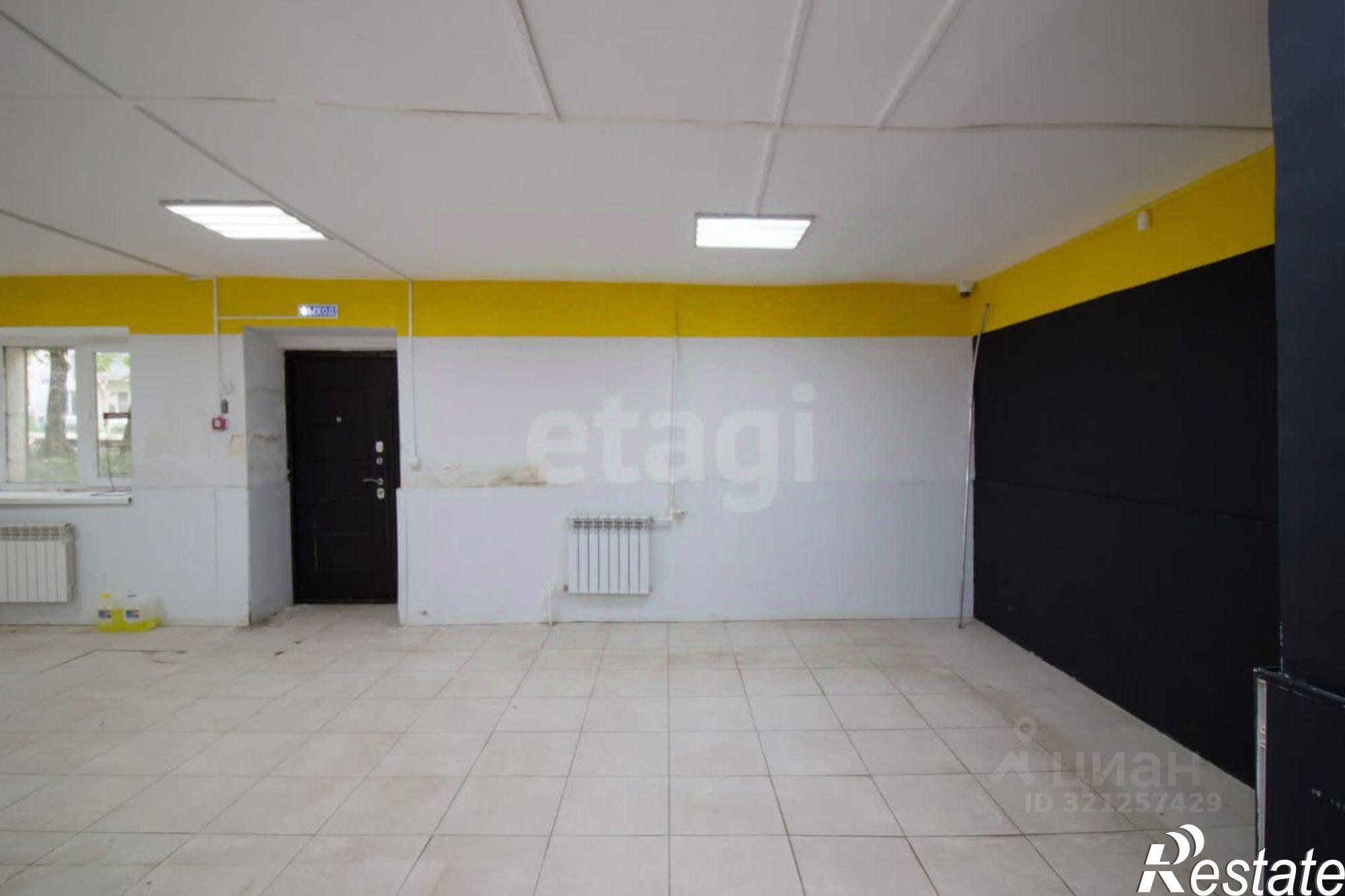 Купить торговое помещение за 6 900 100 рублей на улица Болотникова, 11