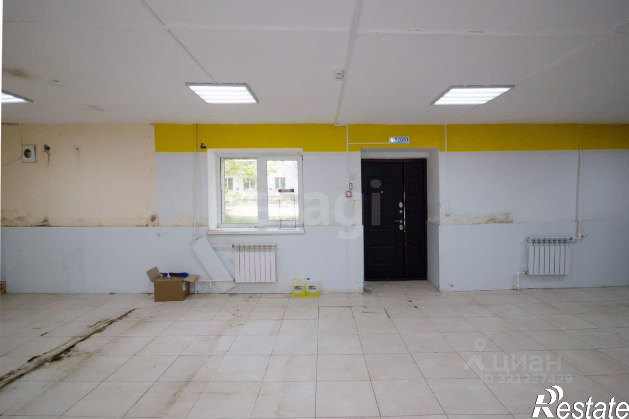 Купить торговое помещение за 6 900 100 рублей на улица Болотникова, 11