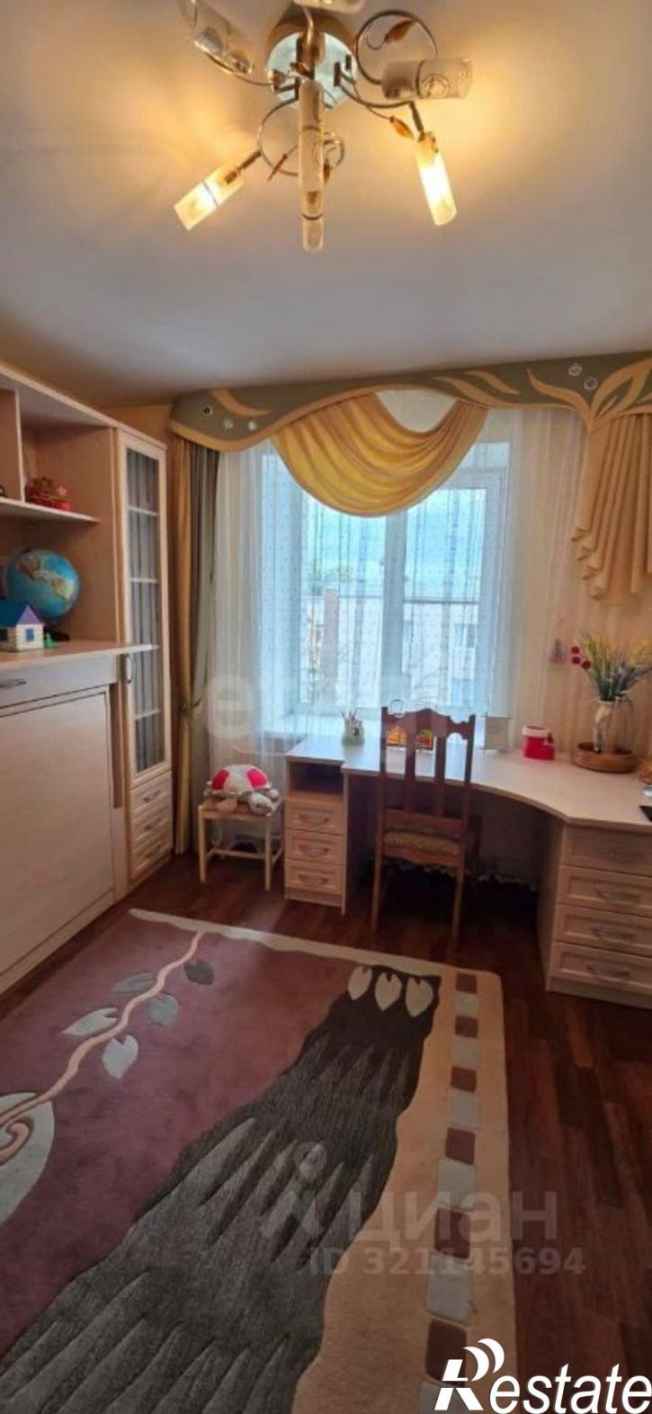 3-комн квартира улица Суворова, 111/21,  д. 111/21