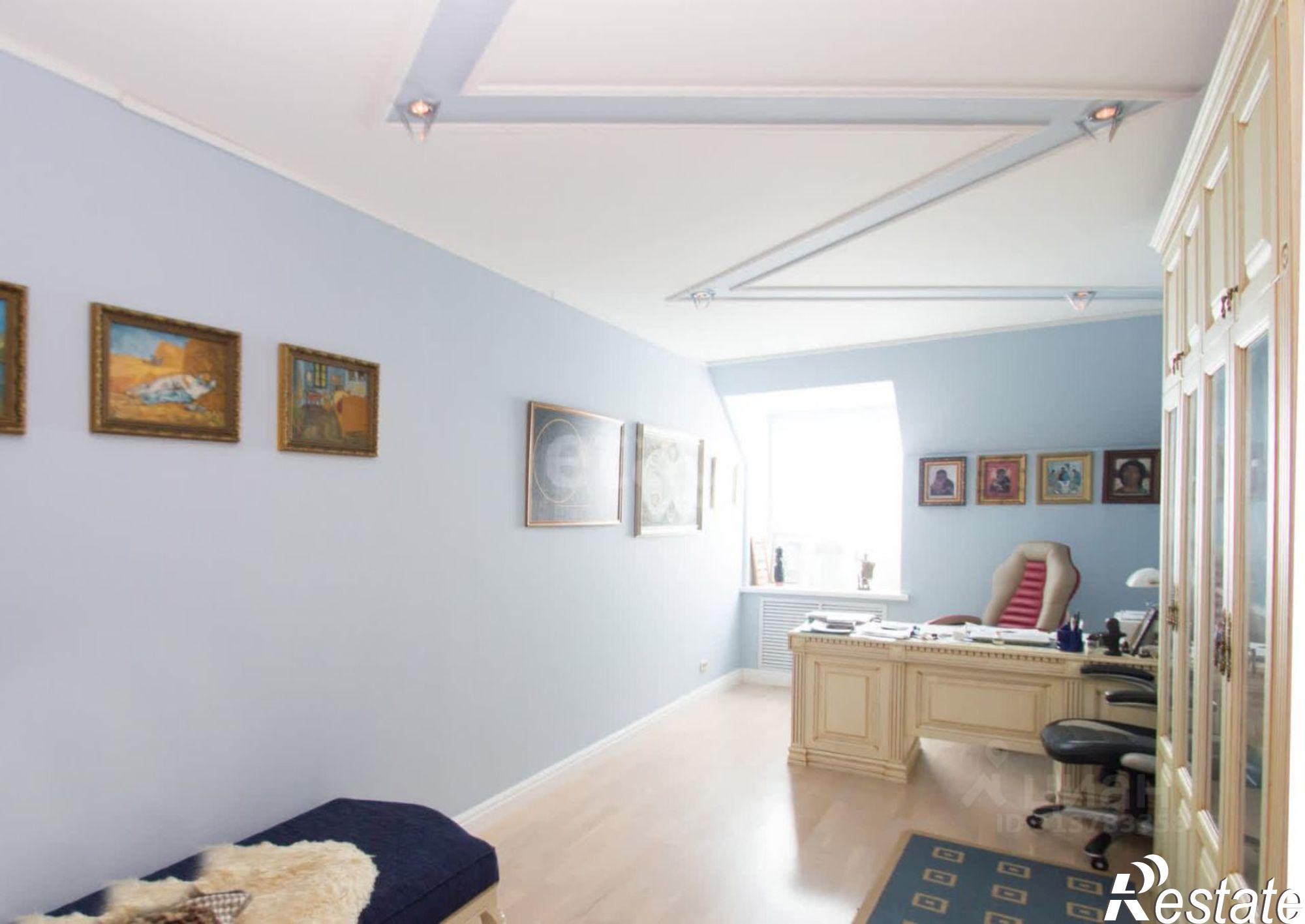 Купить квартиру за 19 500 000 рублей на Смоленский пер, 4