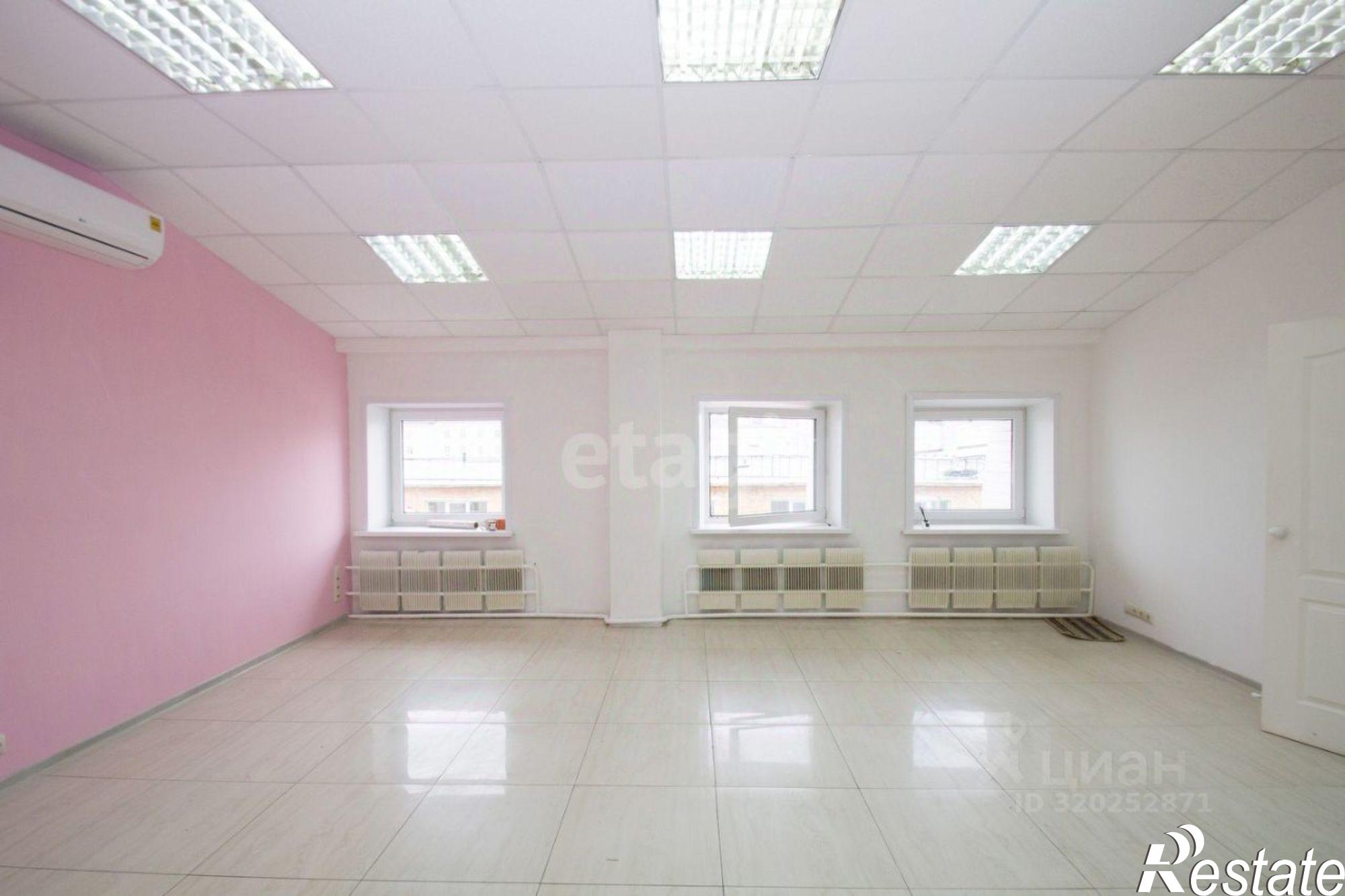 Купить офис, помещение под офис за 8 300 060 рублей на ул Театральная, 6