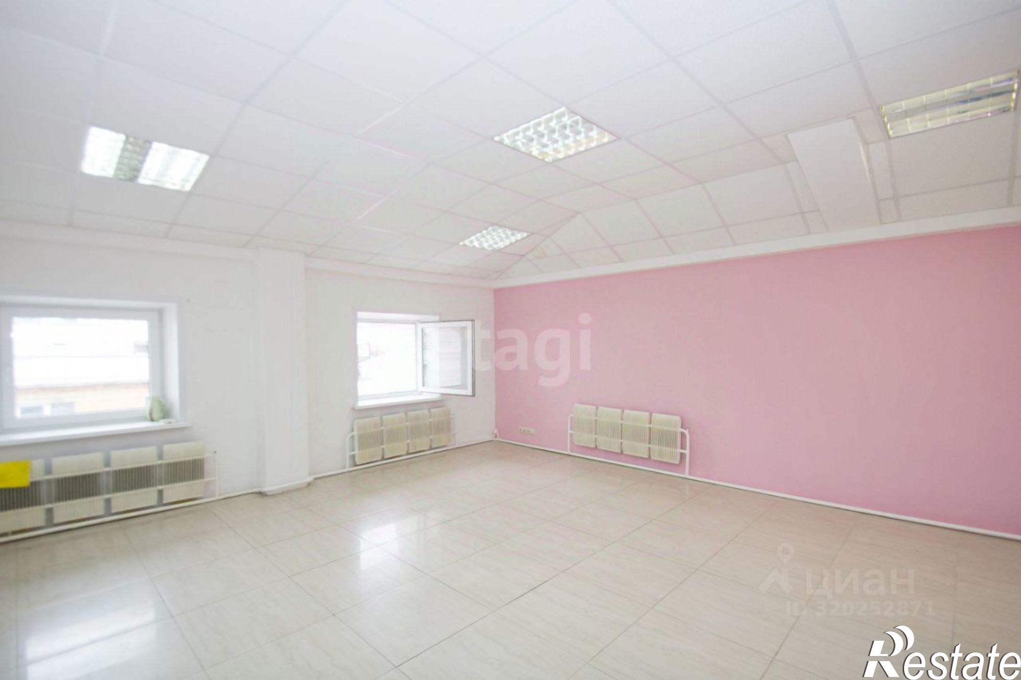 Купить офис, помещение под офис за 8 300 060 рублей на ул Театральная, 6