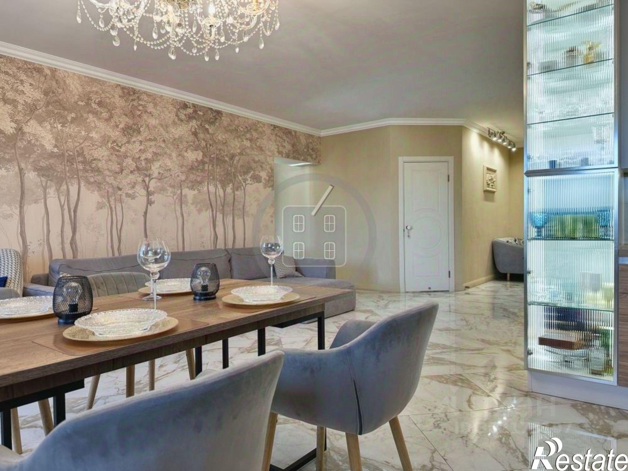 Купить квартиру за 23 000 000 рублей на ул Поле Свободы, 129