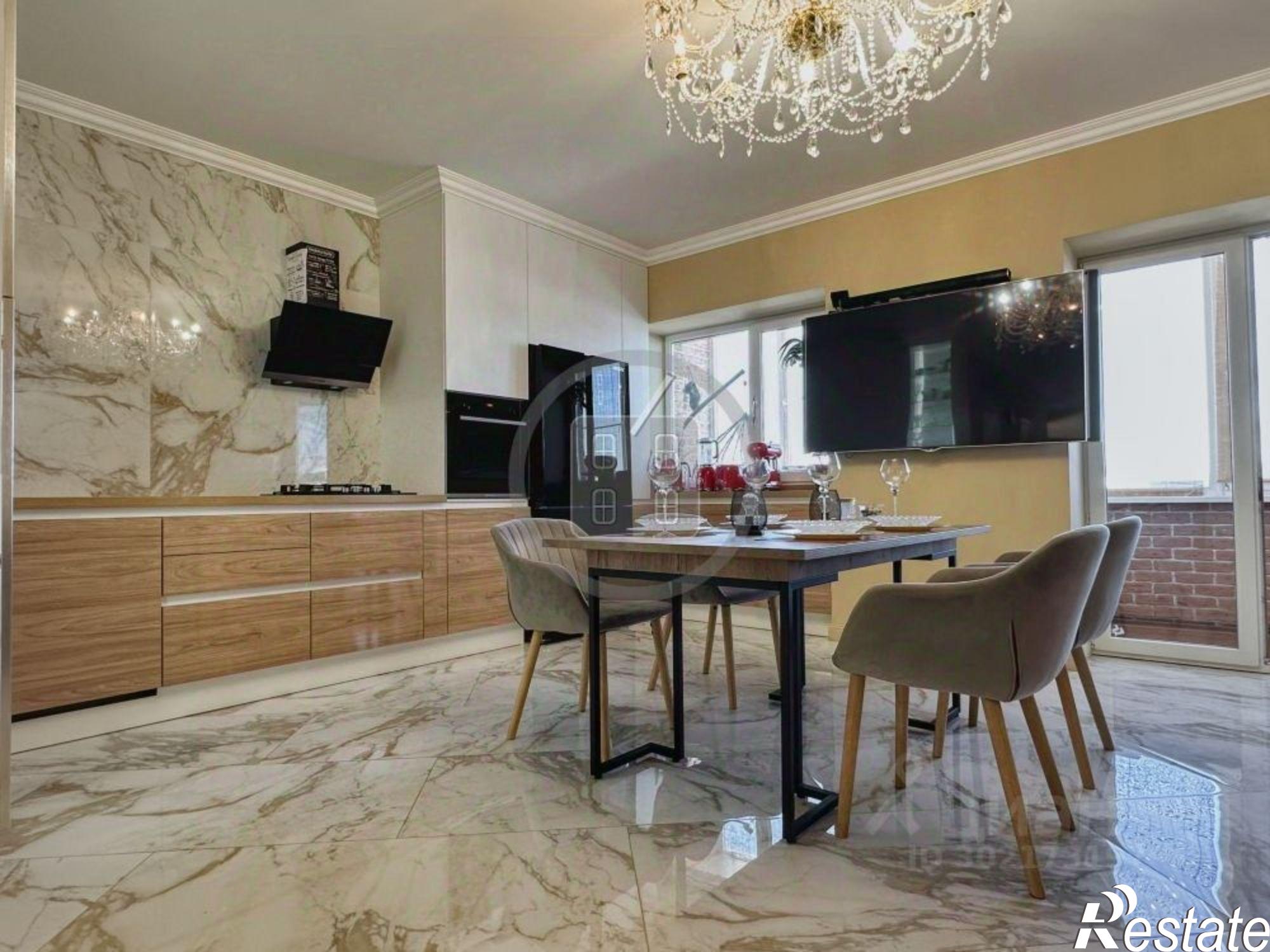 Купить квартиру за 23 000 000 рублей на ул Поле Свободы, 129