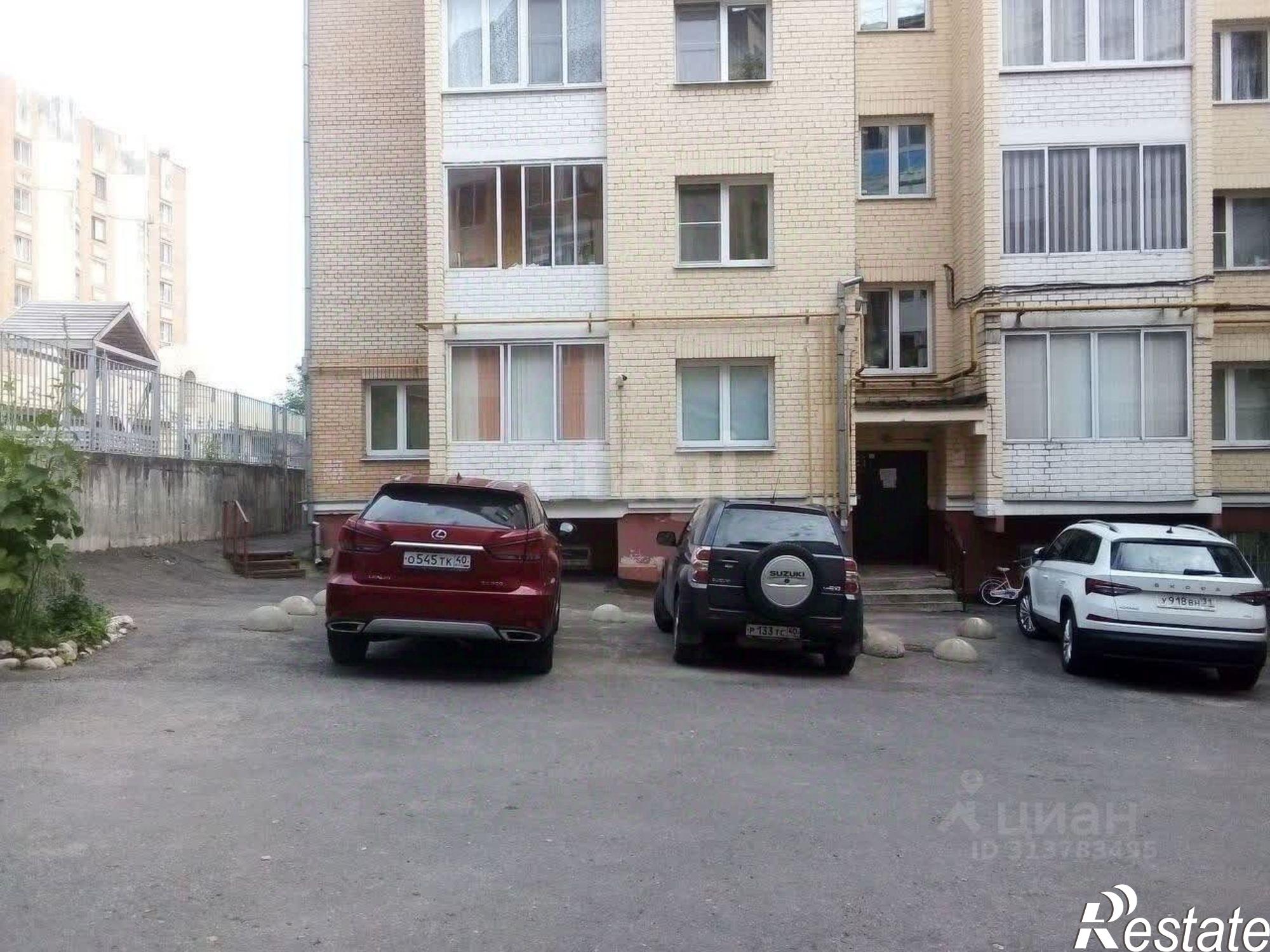 Купить квартиру за 15 000 000 рублей на Смоленский переулок, 4