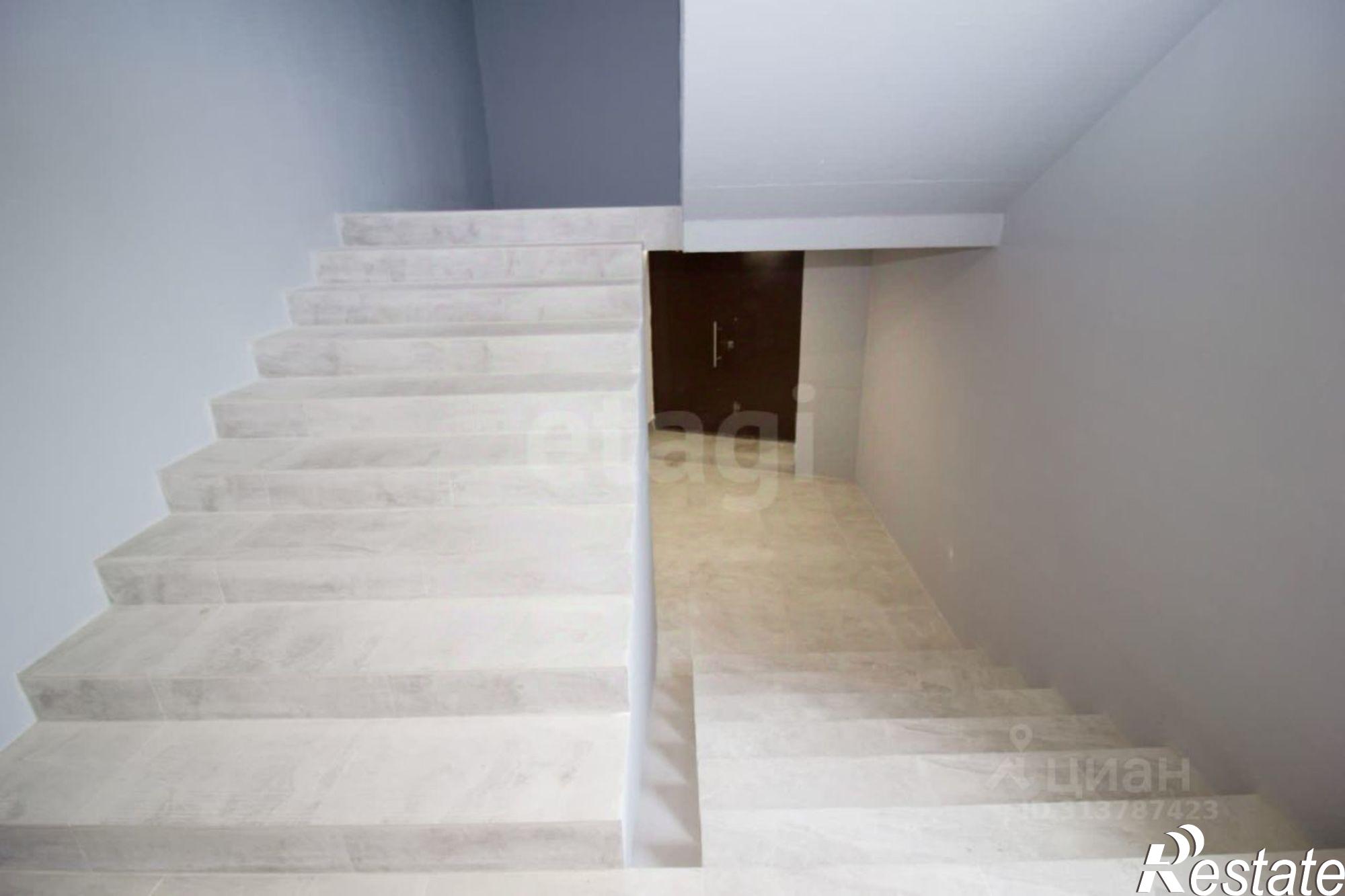 Купить торговое помещение за 24 962 100 рублей на Изумрудная улица, 24