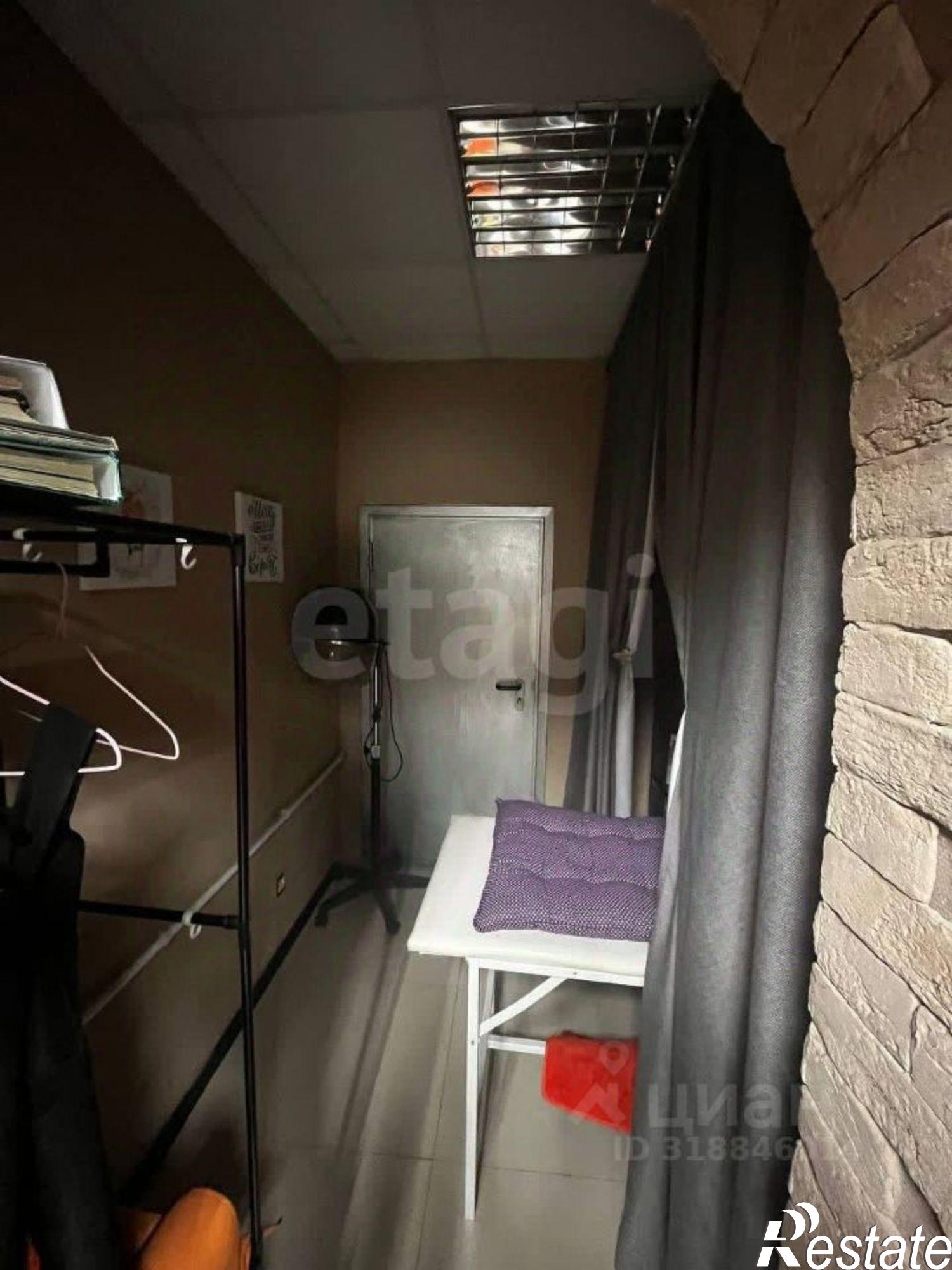 Купить торговое помещение за 8 300 000 рублей на улица Калужского Ополчения, 3 к2