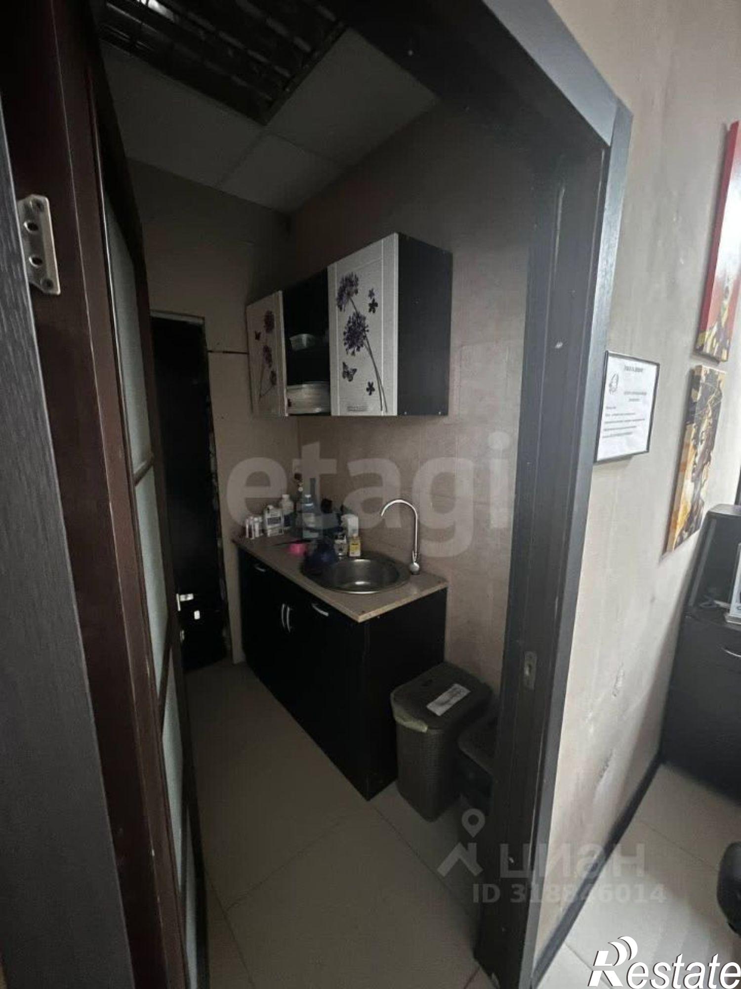 Купить торговое помещение за 8 300 000 рублей на улица Калужского Ополчения, 3 к2