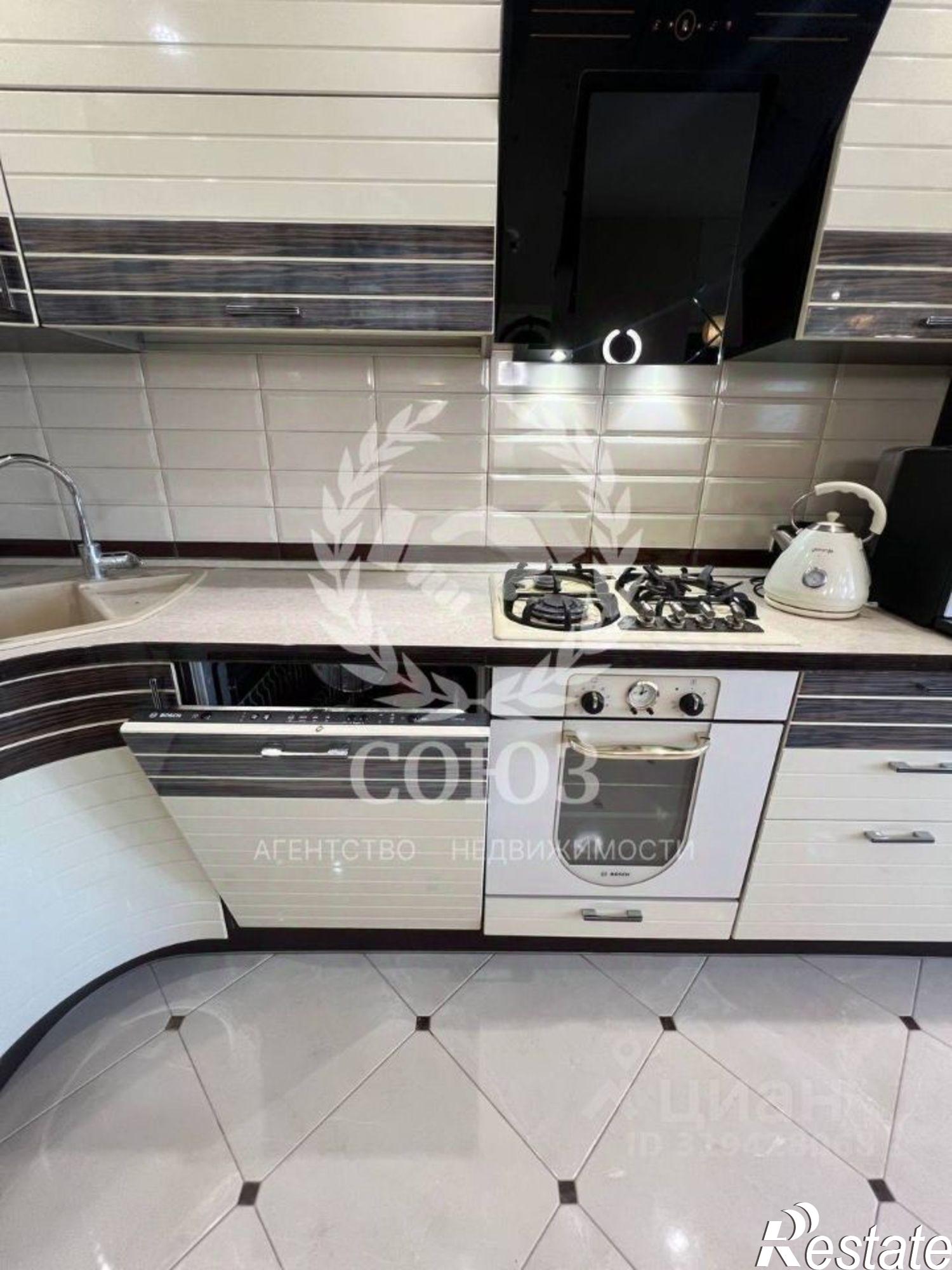 Купить квартиру за 8 900 000 рублей на Сиреневый б-р, 14