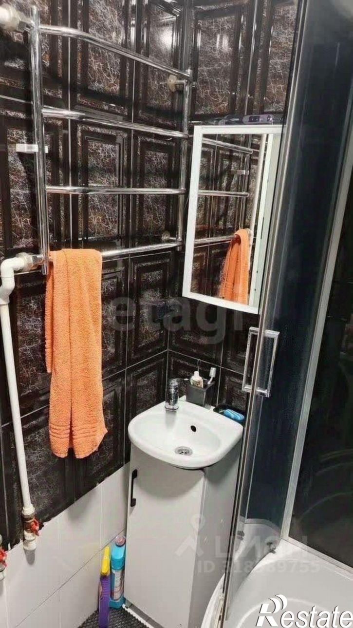 3-комн квартира ул Суворова, 142,  д. 142