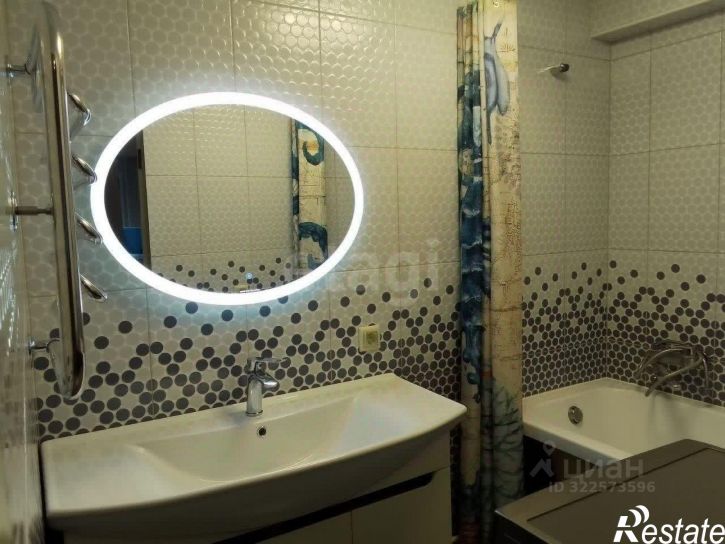 3-комн квартира улица Веры Андриановой, 27,  д. 27