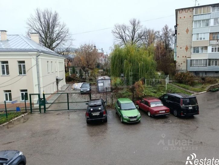 3-комн квартира улица Карпова, 19,  д. 19