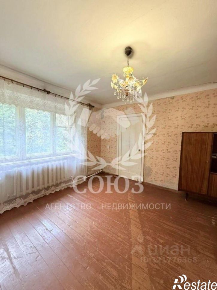 2-комн квартира ул Космонавта Комарова, 43,  д. 43