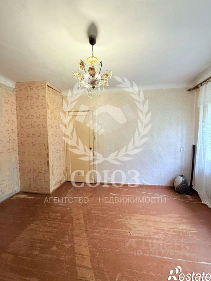 2-комн квартира ул Космонавта Комарова, 43,  д. 43