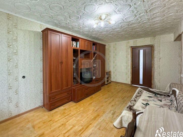 3-комн квартира Хрустальная улица, 64,  д. 64