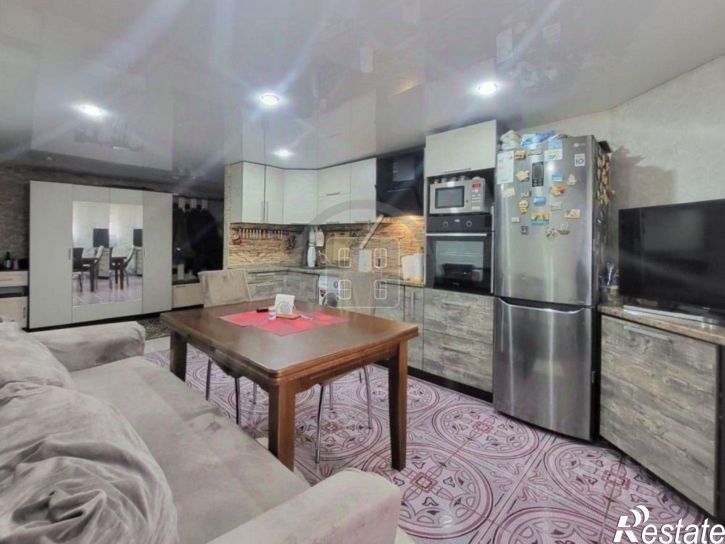 3-комн квартира улица Гурьянова, 18 к2,  д. 18 к2