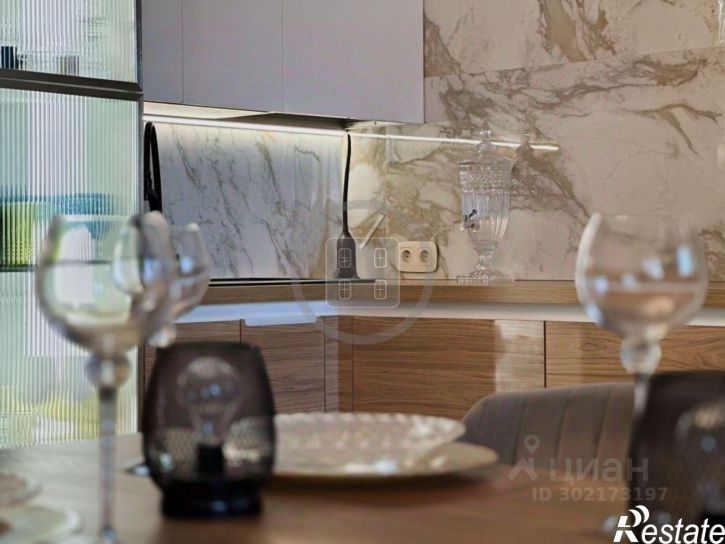 4-комн квартира ул Поле Свободы, 129,  д. 129