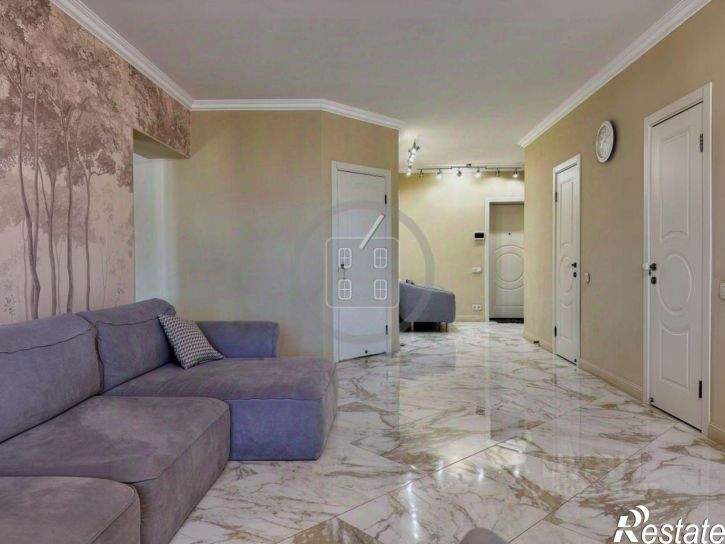 4-комн квартира ул Поле Свободы, 129,  д. 129