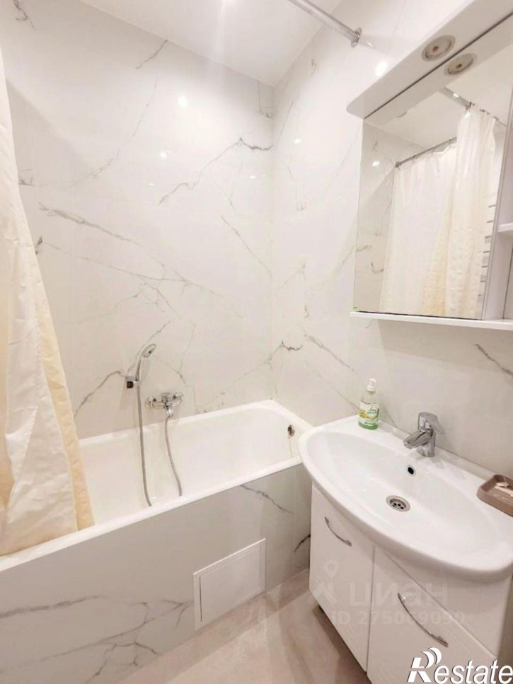 2-комн квартира улица Луначарского, 10/15,  д. 10/15