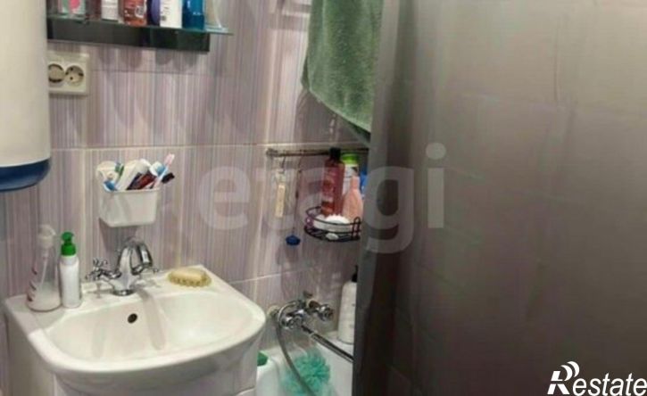 2-комн квартира улица Гурьянова, 5,  д. 5