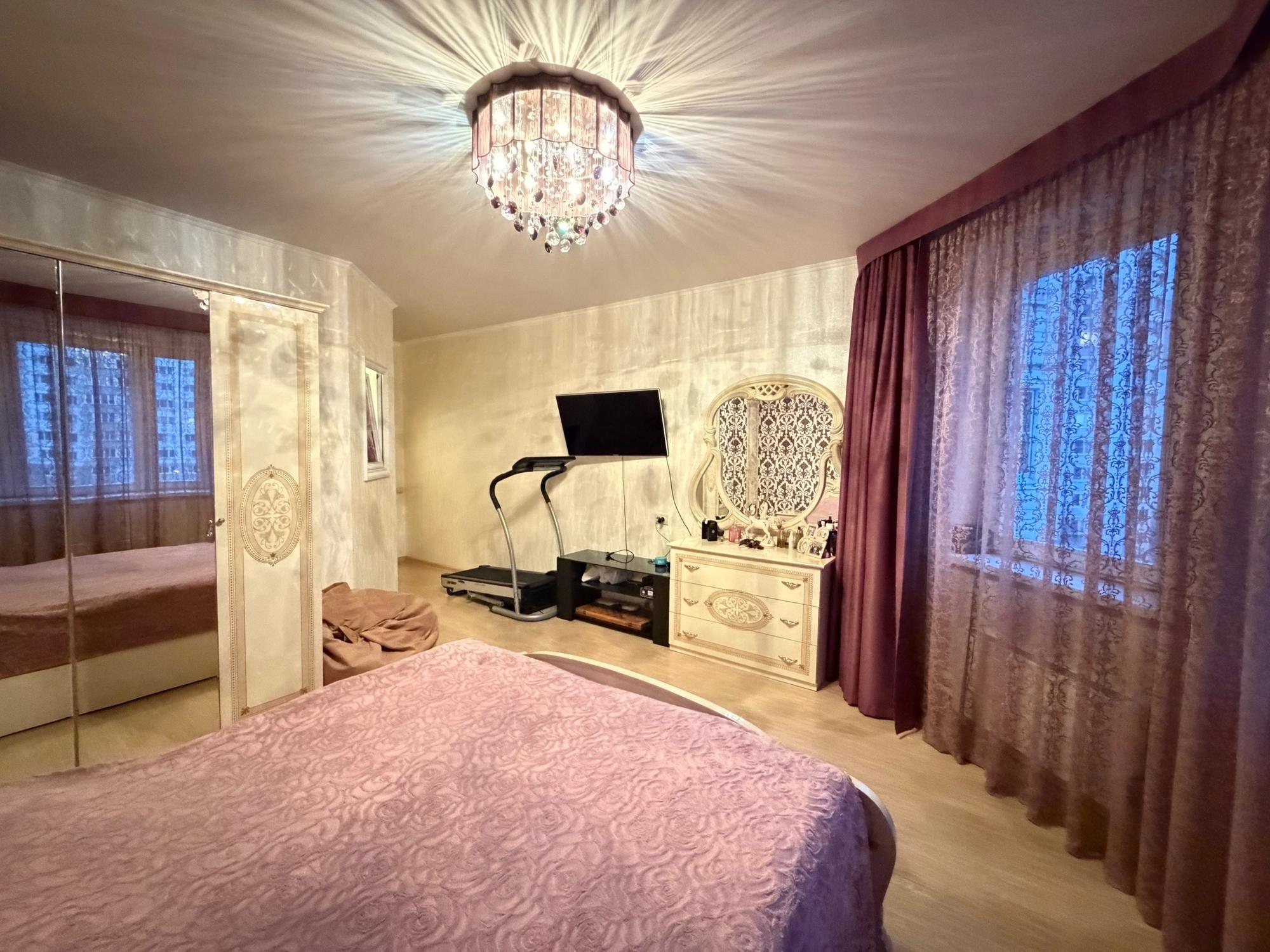 Купить квартиру за 10 000 000 рублей на 65 лет Победы улица, д.29