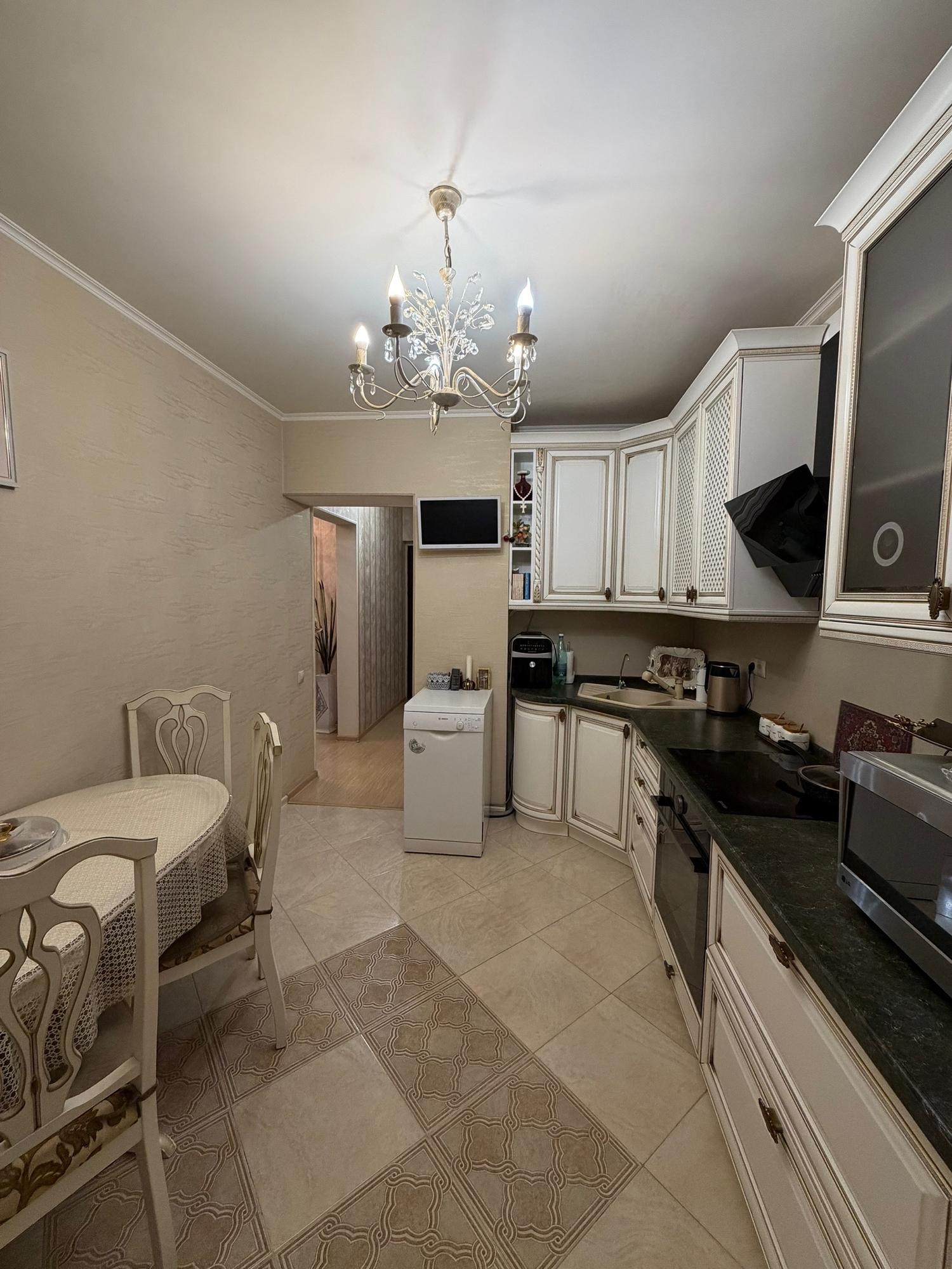 Купить квартиру за 10 000 000 рублей на 65 лет Победы улица, д.29