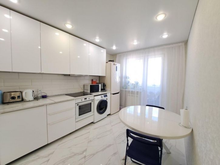 3-комн квартира Хрустальная улица, д.44к4