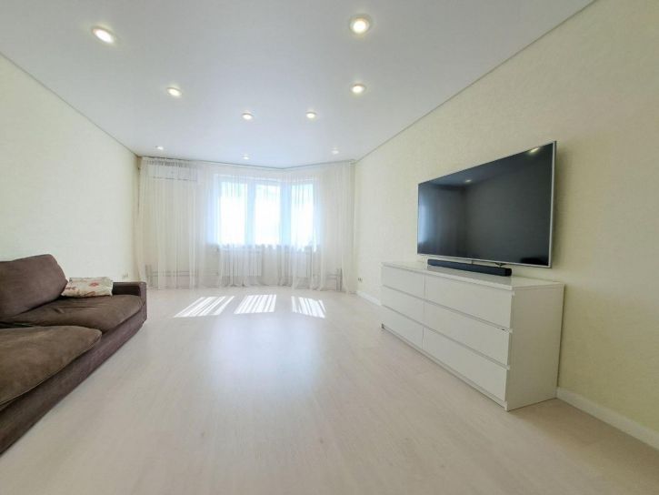 3-комн квартира Хрустальная улица, д.44к4