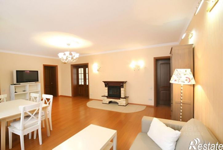 4-комн квартира улица Академика Королёва, 27,  д. 27