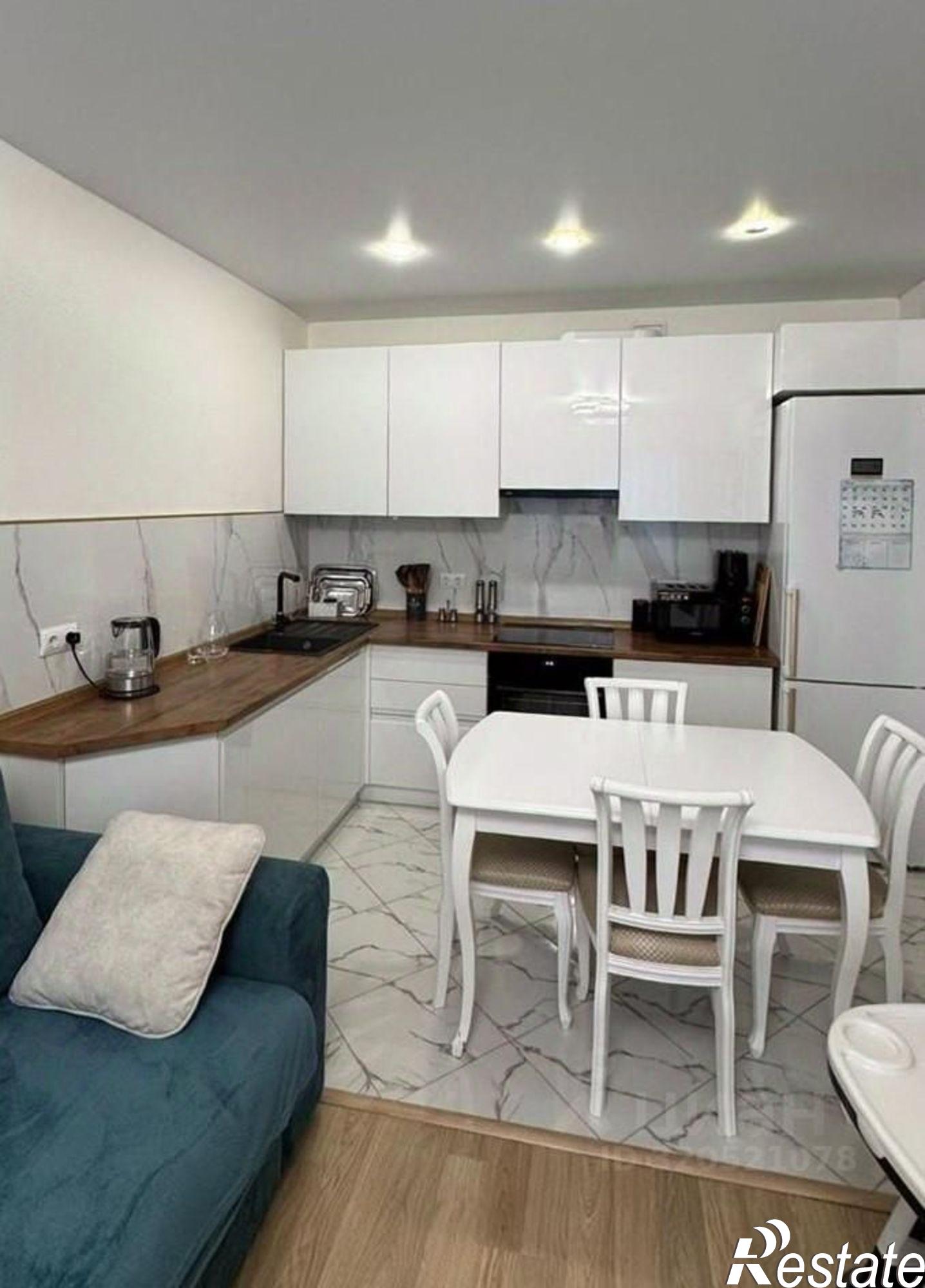 Сдать квартиру за 40 000 рублей на улица Спартака, 15