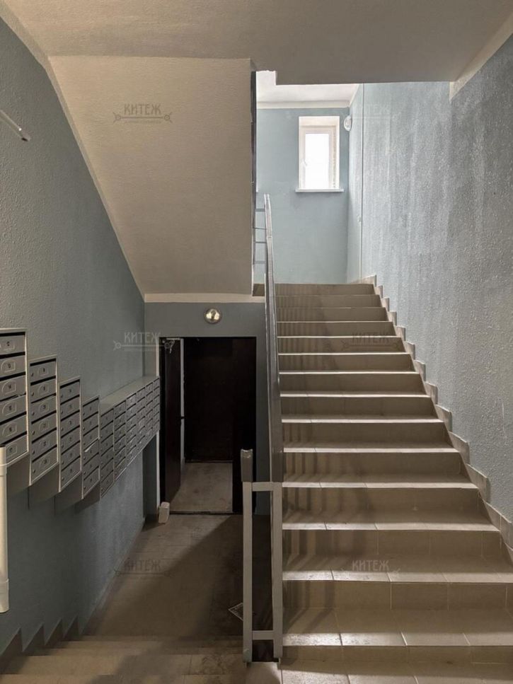 2-комн квартира Азаровская ул, д.40