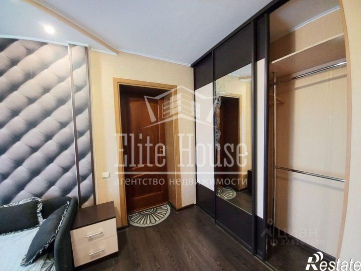 2-комн квартира ул Хрустальная, 1,  д. 1