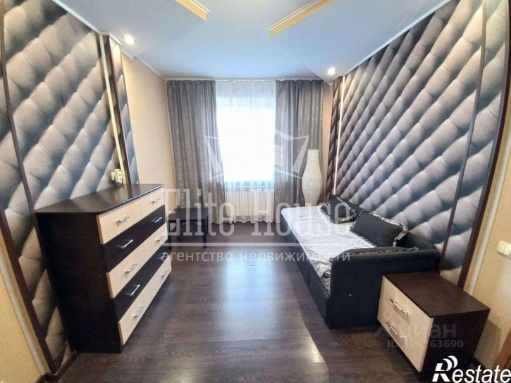 2-комн квартира ул Хрустальная, 1,  д. 1