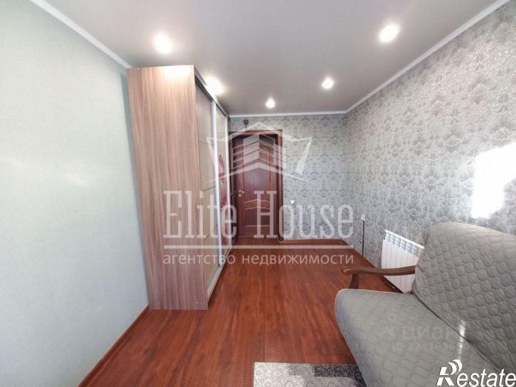 2-комн квартира ул Хрустальная, 1,  д. 1