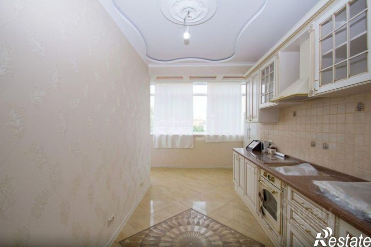 3-комн квартира улица Генерала Попова, 10,  д. 10